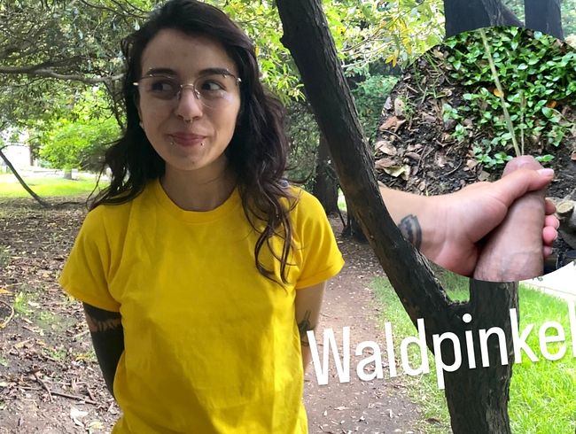 Thumbnail of Ich halte deinen Schwanz, während du in den WALD pisst