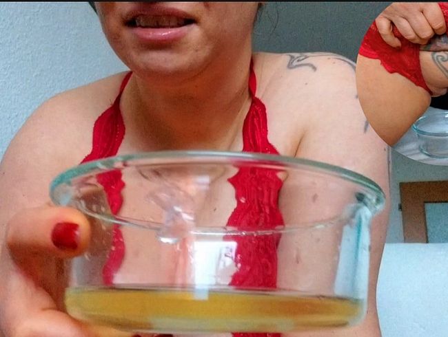 Thumbnail of First time drinking my piss :)