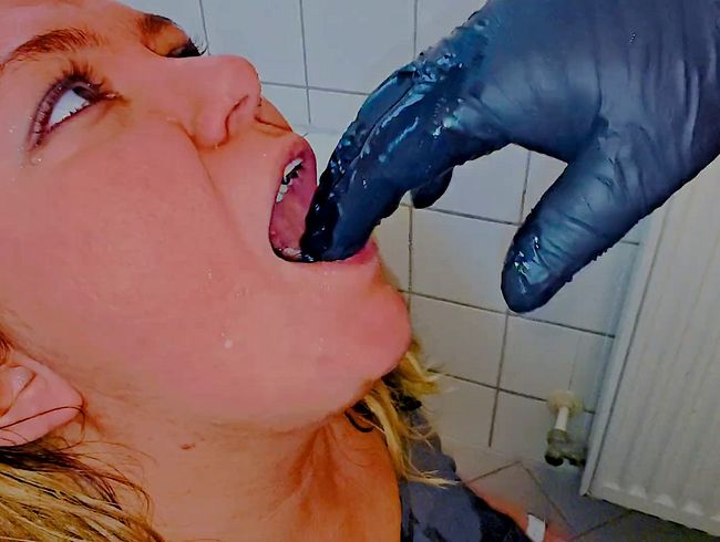 Thumbnail of Fun in the Bath #5 [Piss Goddess in Action] Bizarre, Piss, Spit, Slime, Throat Fuck, Extreme, Perverse]