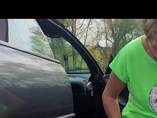 had to pee in a hurry - no matter, it's also possible on the railway embankment