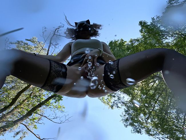 Thumbnail of When the pressure gets too strong - My outdoor pissing moment ???