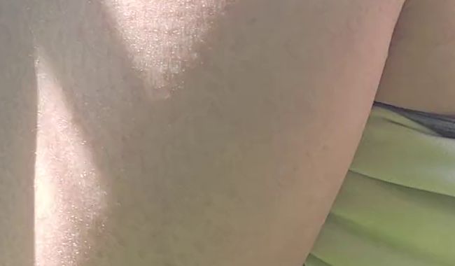 GoodLolaGirl dares - pee premiere in the wild