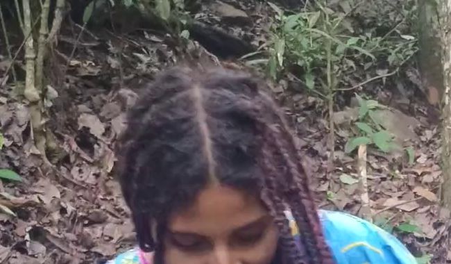 Thumbnail of I can't stand the urge and I pee in public