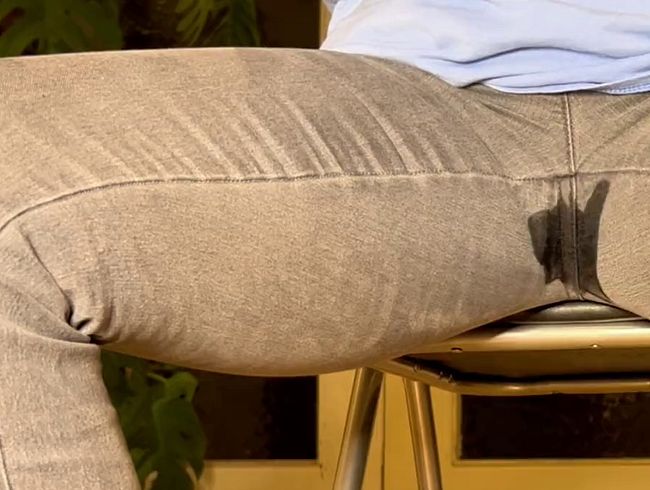 Thumbnail of I didn't feel like going to the bathroom, so I just peed my pants.