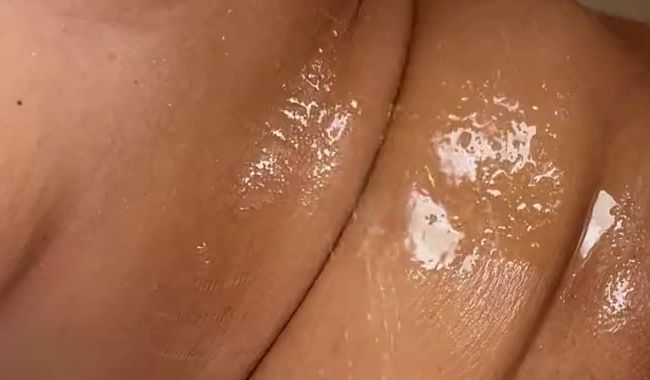 Thumbnail of Pissed on! In the bathtub - Look at how horny I get pissed on! #GoldenPee