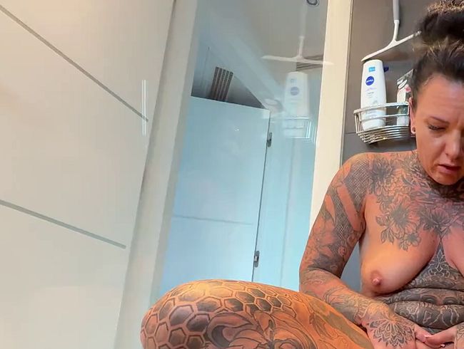 Thumbnail of Before showering I had a lot of pressure on my bladder