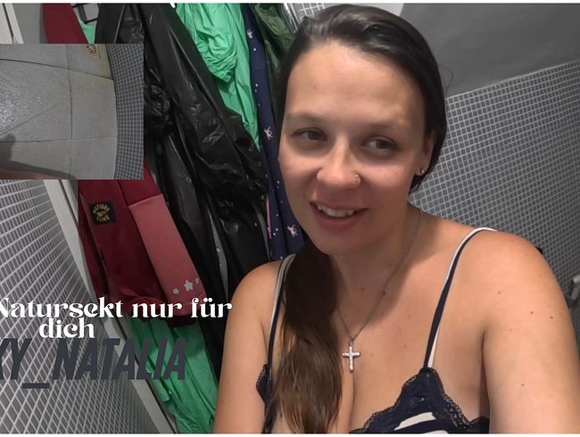 Thumbnail of Hot golden shower just for you