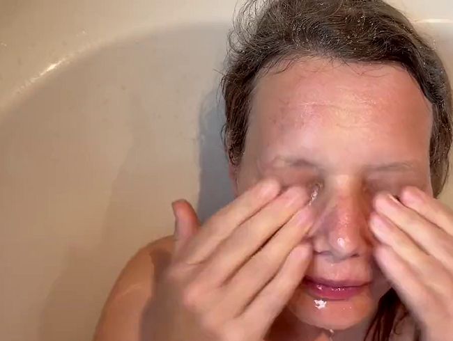 Thumbnail of Bathtub piss