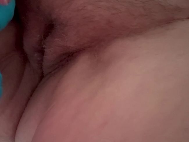 Thumbnail of Getting love balls out of the MILF's pussy