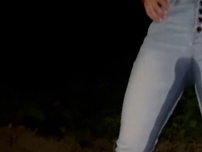 Thumbnail of Ich habe meine Jeans draußen nass gemacht
