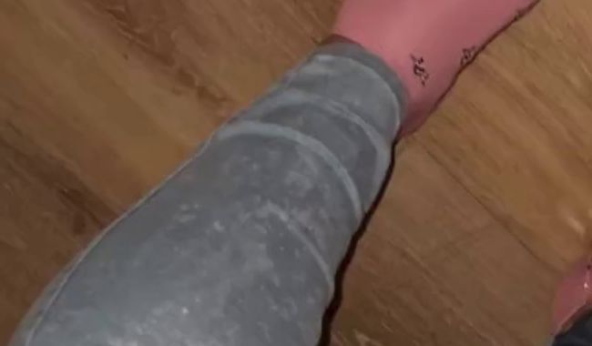 Thumbnail of I couldn't hold it anymore and peed in my jeans and socks