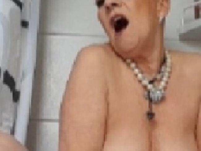 Thumbnail of #NS mature milf, very nice